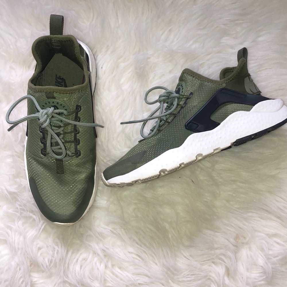 Green Nike Air Huraches